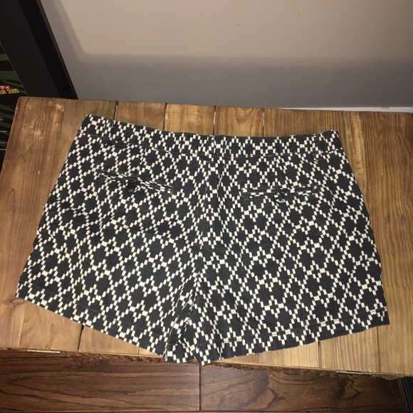 Gap City Short - Black & White - Picture 2 of 2